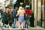 Amsterdam 21 oktober 2003
Gordon loopt te shoppen op pc hooftstraat als Estelle Gullit
TV opnames