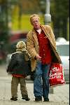 Amsterdam 19 oktober 2003
Jack Spijkerman met boodschappen en heel veel bier