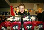 Eindhoven 23 oktober 2003
Nieuwe parfum voor JIM Idols uitgereikt bij de ZNB