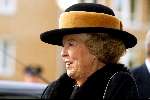 Den Haag 24 oktober 2003
Koningin Beatrix opent bejaarden tehuis
