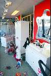 Leiderdorp 23 oktober 2003
Bebinella babywinkel waar Maxima de kinderkamer heeft gekocht