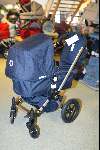 Leiderdorp 23 oktober 2003
Bebinella babywinkel waar Maxima de kinderkamer heeft gekocht kinderwagen