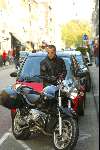 Amsterdam 18 oktober 2003
Oscar Hammerstein op zijn moter in de pc hooftstraat