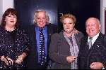 Haarlem 22-10-1999
Premiere Hans Boskamp
Bas v Toor en Aad v Toor met hun vrouwen.