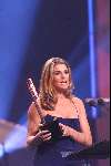 Aalsmeer 8 oktober 1999
Televizierring 1999
DANIELLE OVERGAAG met haar prijs