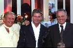 Amsterdam 14 oktober 1999
CD uitreiking van DRIES ROELVINK hier met Ed Lemaire en vriend