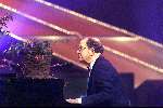 Aalsmeer 8 oktober 1999
Televizierring 1999
HARRIE BANNINK achter de piano
