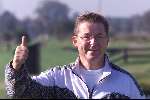 16 Oktober 1999
Jan Keizer wandelend  in de omgeving van Volendam
na zijn hartoperatie.