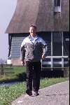 16 Oktober 1999
Jan Keizer wandelend  in de omgeving van Volendam
na zijn hartoperatie.