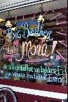 Amsterdam 8 oktober 1999
Big Brother Mona BB
Schoonzus Mona met hulp ( rechts)