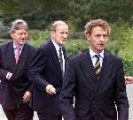 Amsterdam 7 oktober 1999
Begrafenis WIM POLAK
v.l.n.r.: Bram Peper, burgemeester Selto Patijn en hr. v Boxtel