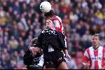 Eindhoven 17 oktober 1999
PSV-Den Bosch 7-0
Stinga wint kopduel  van Menno Willems.
