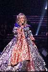 AHOY Rotterdam, 24 oktober 2000
Afscheidsconcert Lee Towers
Karin Bloemen met mooie jurk.
