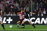 Eindhoven 14 oktober 2000
PSV-NEC 0-0
Kezman in duel met Pieter Collen