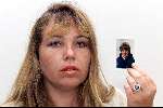 Barendsrecht 6 oktober 2000
Marjorie Doorenbos met foto van haar zoontje.