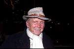 Amsterdam 17 december 1999
Premiere kerstcircus in Carre.
Toon Hermans met hoed