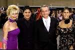 SCHEVENINGEN 21 oktober 2001
Premiere Aida in het circustheater.
Connie Breukhoven en Hans Breukhoven met familie in Bentley
