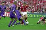 Rotterdam, 16 juni 2000   Euro 2000
Europees Kampioenschap voetbal 2000
Nederland-Denemarken
Phillip Cocu contra Jesper Gronkjaer