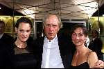 AMSTERDAM 1 OKTOBER 2001
Premiere Discovery of heaven in de pathe Arena
Herman v Veen met vrouw en dochter