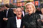 Amsterdam 1 oktober 2001
Premiere Discovery of Heaven in Pathe Arena.  
Joop Braakhekke met een vriendin