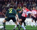 Eindhoven, 24 oktober 2001
5e wedstrijd van PSV in de championsleague tussen PSV-FC Nantes, eindstand 0-0
Kezman in duel met Nestor Fabbri