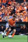 Rotterdam, 25 juni 2000   Euro 2000
Europees Kampioenschap voetbal 2000
Nederland-Joegoslavie
Marc Overmars met Miroslav Djukic