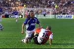 Rotterdam, 28 Oktober 2001
Feyenoord-FC Utrecht, eindstand 4-1
Op de foto Stijn Vreven n Ono