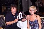 AMSTERDAM 29 OKTOBER 2001
Tineke Schouten met knip kunstenaar