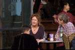 AMSTERDAM 15 Oktober 2001
Viola Holt op terras samen met haar kleinzoon.