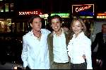 Amsterdam 1 oktober 2001
best geklede man van nederland
Johnny de Mol en Winston Gerschtanowitz met vriendin