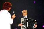 Rotterdam 5 oktober 2002
Rene Froger optreden in AHOY
Rene met Bolle Jan en accordeon