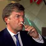 Eric Peute ( ex-vriend van Patty Brard )
met een glaasje champagne

PETER SMULDERS BV