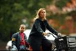 Amsterdam 5 oktober 2002
Nada v Nie met zoontje op de fiets