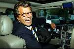 Amsterdam 2 oktober 2003
Emile Ratelband in cockpit van zijn Hummer