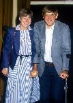 Gerrie Kneteman 1983 op krukken na een zwaar ongeval
samen met zijn vrouw Gre Kneteman