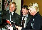 Eindhoven, 19 oktober 2002
Uitreiking van boek Jan Heintze aan Jan Reker en zijn vrouw