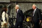 Amsterdam 3 oktober 2003
huib boermans  en direkteur tros Karel v Dodewaerd