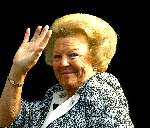 Amsterdam 3 oktober 2003
Koningin Beatrix bij paleis op de dam