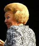 Amsterdam 3 oktober 2003
Koningin Beatrix bij paleis op de dam