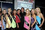 Hong Kong 8 oktober 2004
Princess Model of the world verkiezing.
Aad Ouborg met missen