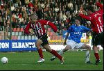 Den bosch, 7 november 2004
FC Den bosch-PSV, eindstand 0-3
Alex op weg naar zijn eerste competitiedoelpunt