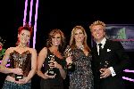 Amsterdam 18 oktober 2004
Uitreiking Beau Monde awards in Tuschinski.
Kim Lian v d Meij Leontine Borsato Danielle Overgaag en Bastiaan Ragas