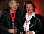 Leiden 25 oktober 2004
Premiere Holiday on ice in Groenoordhallen.
Bruni Heinke met een vriendin