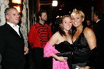 Amsterdam 18 oktober 2004
Uitreiking Beau Monde awards in Tuschinski.
Caroline Tensen en dochter Lotte en Frank Wisse