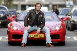 Amsterdam 22 oktober 2004
Chris Luken in zijn rode ferrari cabrio