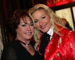 Amsterdam 18 oktober 2004
Uitreiking Beau Monde awards in Tuschinski.
Viola Holt en Christine v d Horst