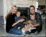 Fijnaart 23 oktober 2004
Frans Bauer met Mariska Bauer en televizierring. Samen met Christian Jan en de hond