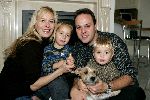 Fijnaart 23 oktober 2004
Frans Bauer met Mariska Bauer en televizierring. Samen met Christian Jan en de hond