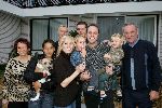 Fijnaart 23 oktober 2004
Frans Bauer met Mariska Bauer en televizierring. Samen met Christian Jan en de hond ouders en broer Dorus Bauer met vriendin