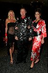 Hong Kong 8 oktober 2004
Princess Model of the world verkiezing.
Gordon met chinese kleding en Hind en Inge de Bruijn